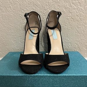 Blue by Betsy Johnson Carly Block Heel *Black glitter* Size 7
